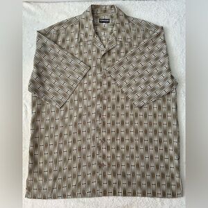 Mench Platinum short-sleeve button-down shirt with a geometric pattern
